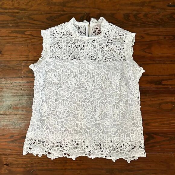 Nanette Lepore beautiful lace, sleeveless top. Zip up back. Size L - Picture 1 of 3